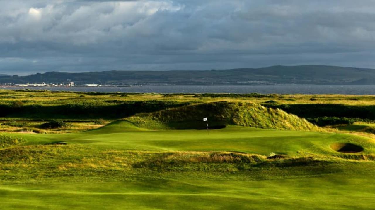 Royal Troon und sein berühmtes Par-3 „The Postage Stamp“: Seit 1878 ein Linksgolf-Klassiker an der schottischen Ostküste. (Foto: Getty)