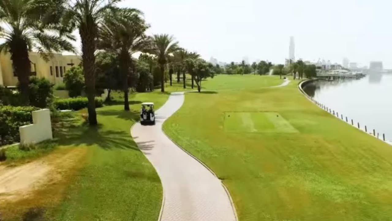 In Dubai ist Sonnenschutz bei einer Runde auf dem Golfplatz Pflicht. (Foto: Screenshot)