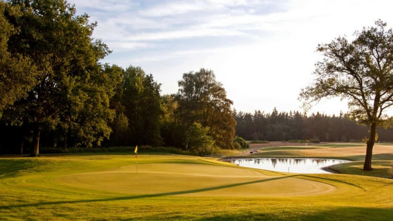 Der Schloss-Platz hat alles, was ein Weltklasse-Golfplatz bieten muss. (Foto: Hotel- und Sportresort Fleesensee)