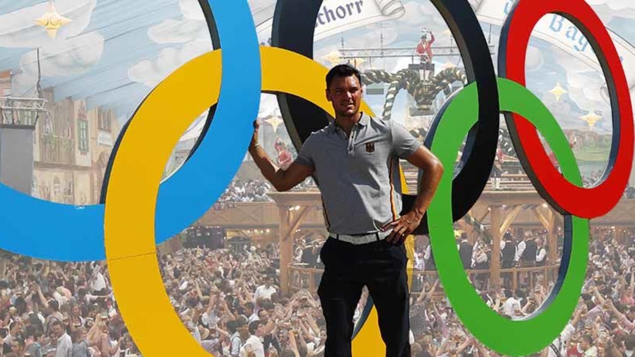 Die Ringe stehen ihm gut: Martin Kaymer zeigt sich von der Atmosphäre in Rio absolut begeistert. (Foto: Getty)