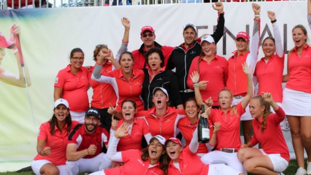 Die frischgebackenen Deutschen Mannschaftsmeisterinnen des GC St. Leon-Rot feiern den Titeln. (Foto: Golf Post)