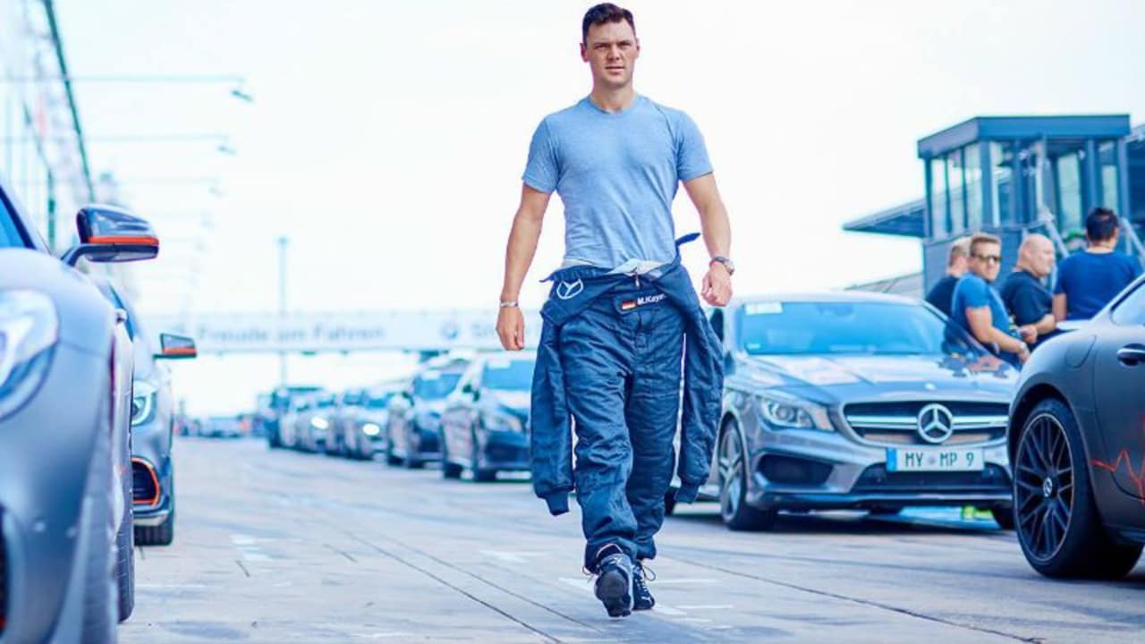 Martin Kaymer erwarb auf dem Nürburgring gemeinsam mit seinem Partner Mercedes-Benz die nationale A Rennlizenz. (Foto: Mercedes)