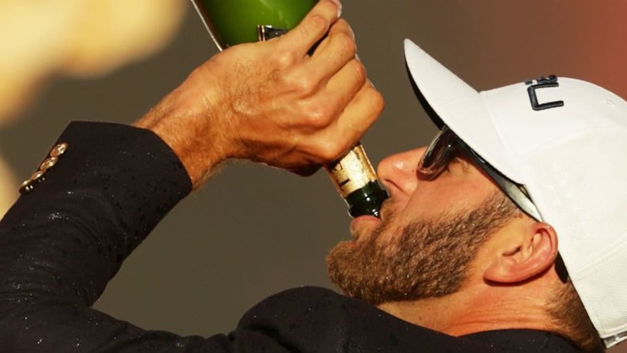 Was für ein Jahr: Erfolge pflastern seinen Weg und jetzt erhält Dustin Johnson mit der Wahl zum Player of the Year auch noch die Anerkennung seiner Kollegen. (Foto: Getty)