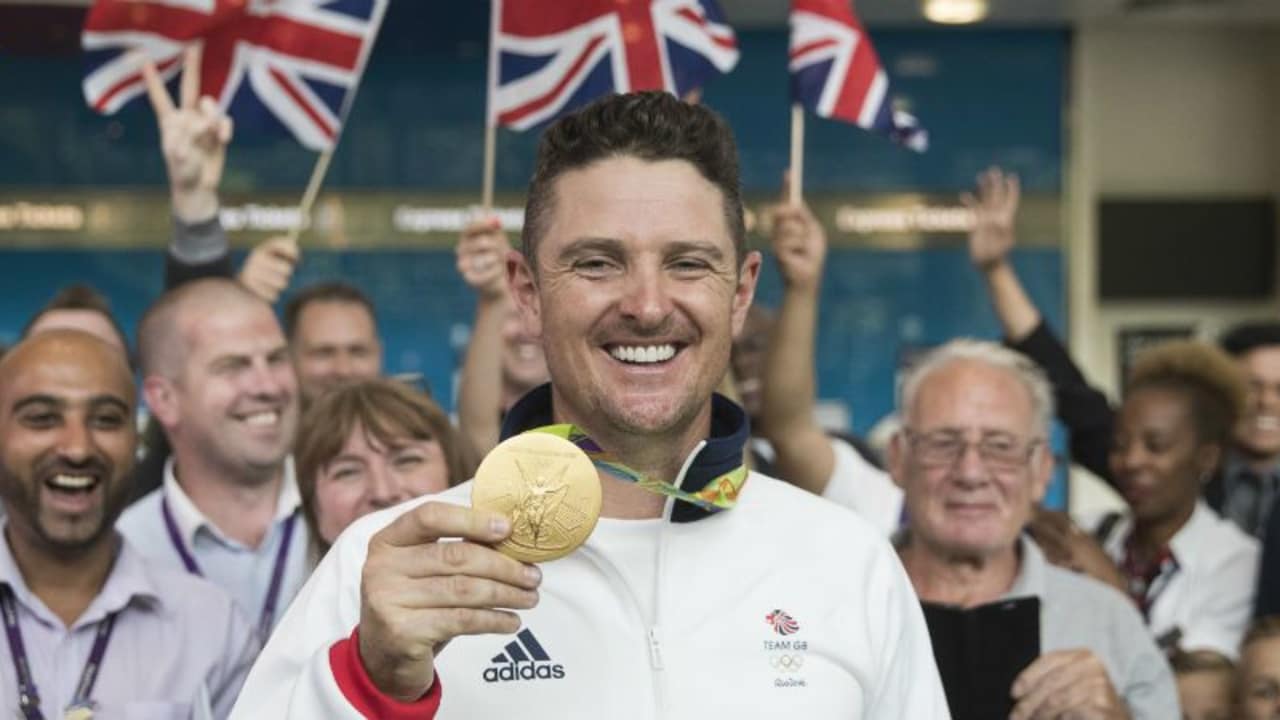 Justin Rose hat doppelt Grund zum Lachen: Zu seiner Golfmedaille bekommt er eine besondere Ehrung von der Queen. (Foto: Getty)