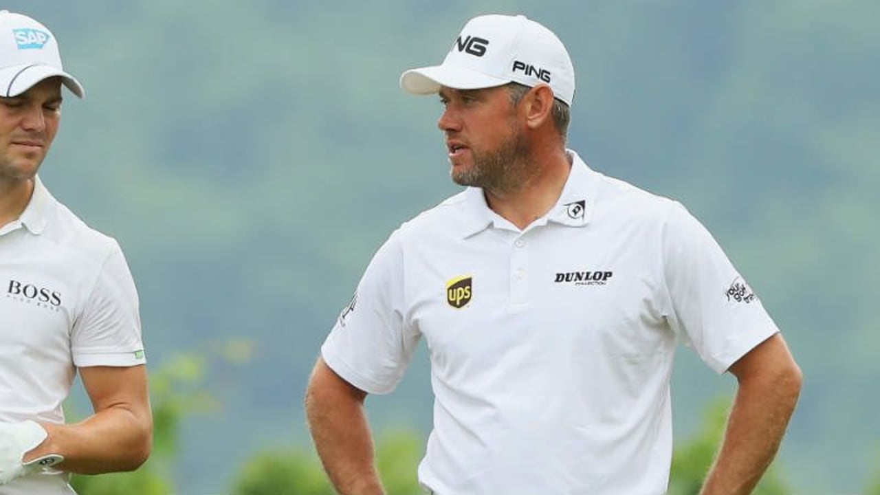 Martin Kaymer (l) und Lee Westwood gehen bei der Omega Dubai Desert Classic gemeinsam auf die ersten beiden Runden. (Foto: Getty)