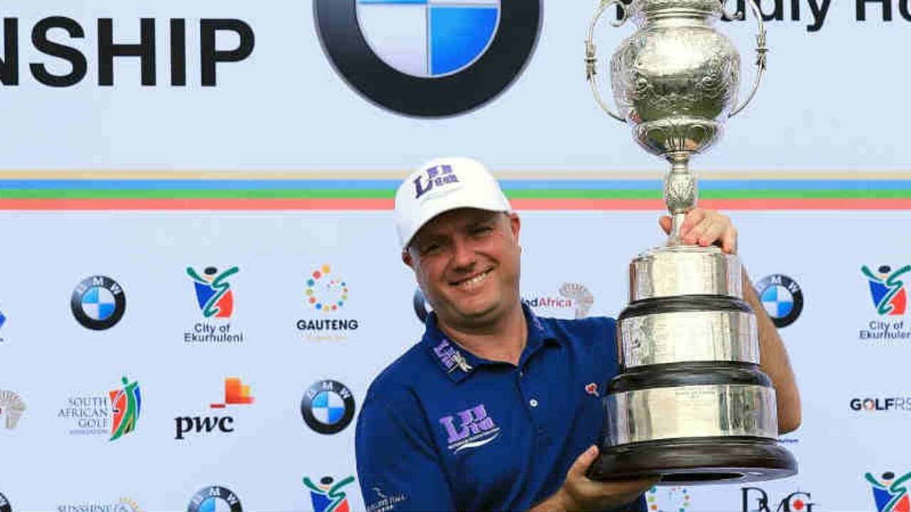 Nach 10 Jahren darf Graeme Storm bei der BMW SA Open endlich wieder eine Trophäe in der Hand halten. (Foto: Getty)