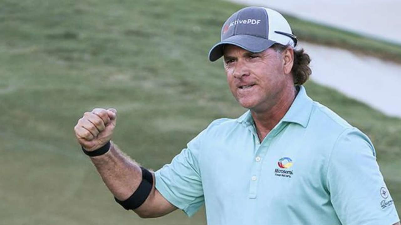 Scott McCarron schnappt sich auf dem letzten Loch den Sieg bei der Allianz Championship.(Foto: Twitter/@ChampionsTour)