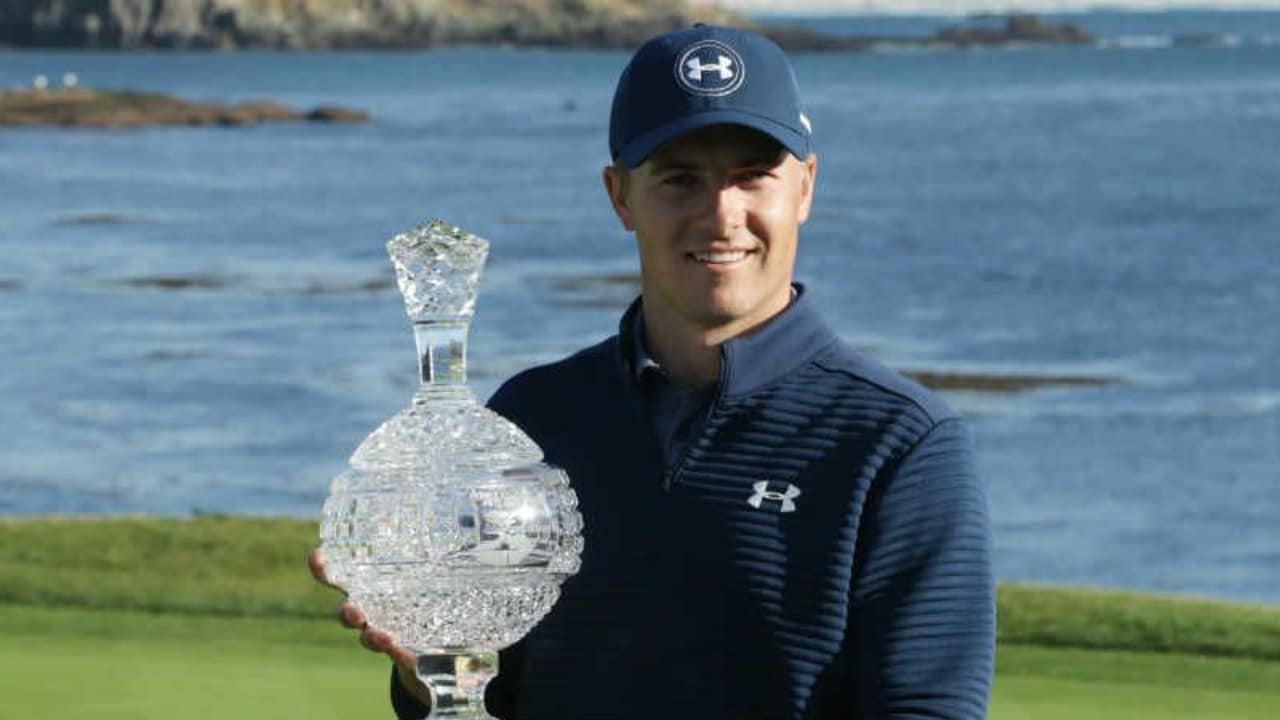 Ein strahlender Jordan Spieth gewinnt das AT&T Pebble Beach Pro Am. (Foto: Getty)
