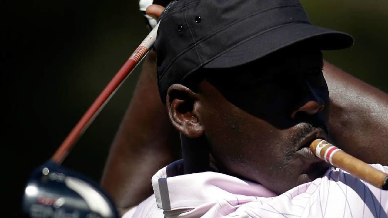 Michael Jordan ist leidenschaftlicher Golfer und setzt dabei gerne größere Summen Geld bei Wetten ein.