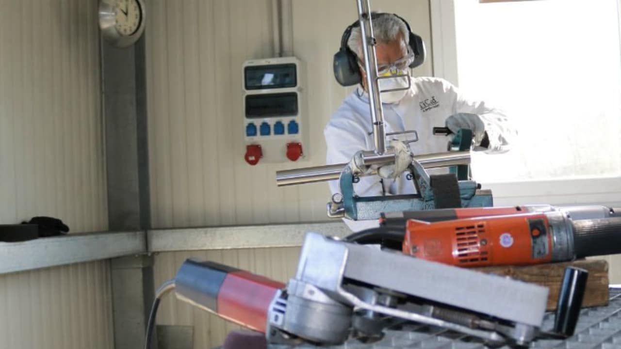 Im Werk des deutschen Elektro-Trolley-Herstellers TiCad sitzt jeder Handgriff und beste Qualität ist das höchste Gut. (Foto: Golf Post)
