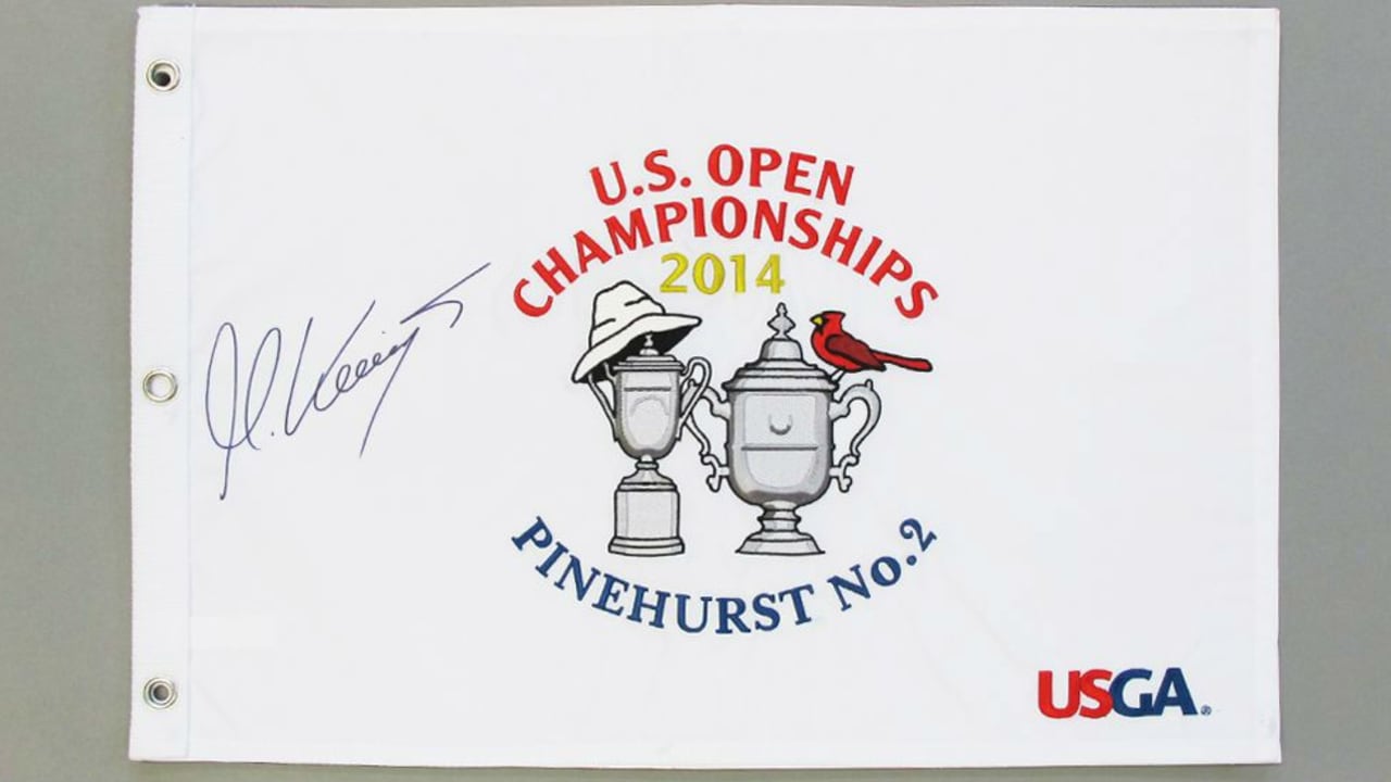 Dieses von Martin Kaymer handsigniertes Stück Turniergeschichte kann ersteigert werden. (Foto: unitedcharity)
