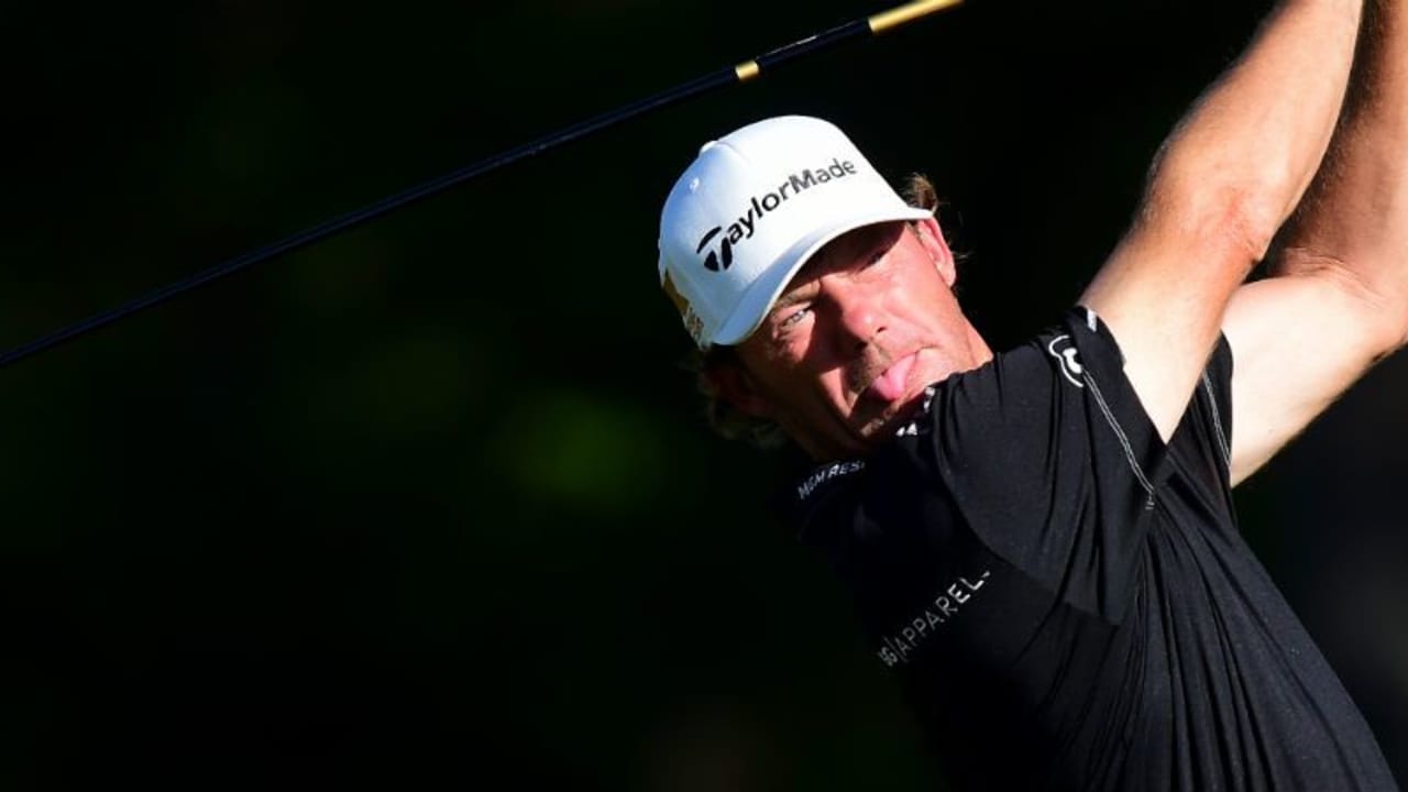 Alex Cejka entgeht dem Wind bei der Travelers Championship. (Foto: Getty)