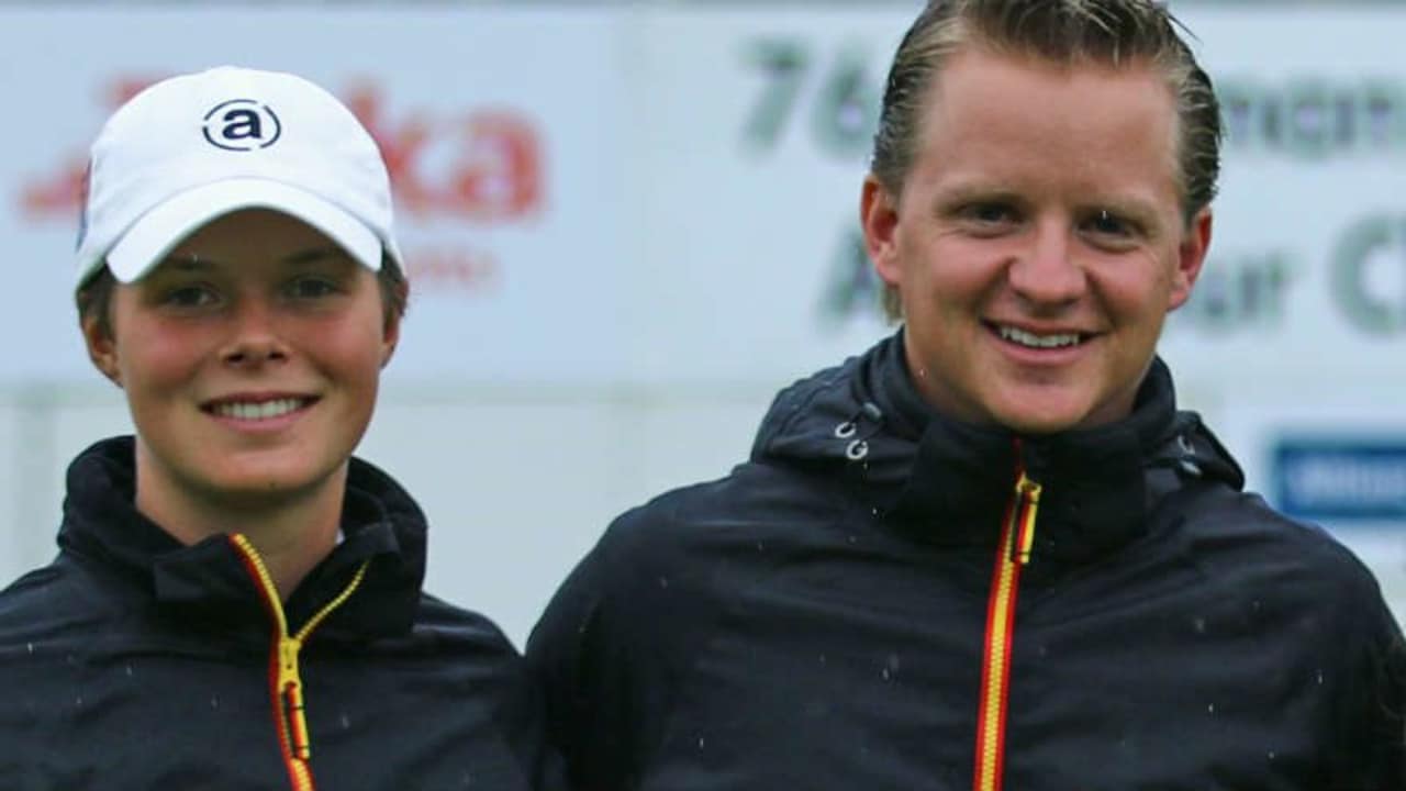 Mädchen-Bundestrainer und PJSC-Vize-Kapitän Sebastian Rühl (r.) mit seiner Spielerin Esther Henseleit (Foto: DGV/stebl)