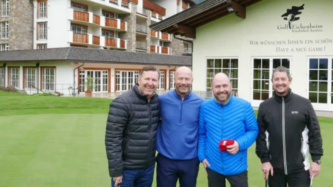 Kitzbühel Englands Fußball-Hero Alan Shearer mit Eichenheim Golf-Manager Dominik Kremper (Mitte) und den Event-Organisatoren Martin Terrell (l.) und Jamie O’Doherty.