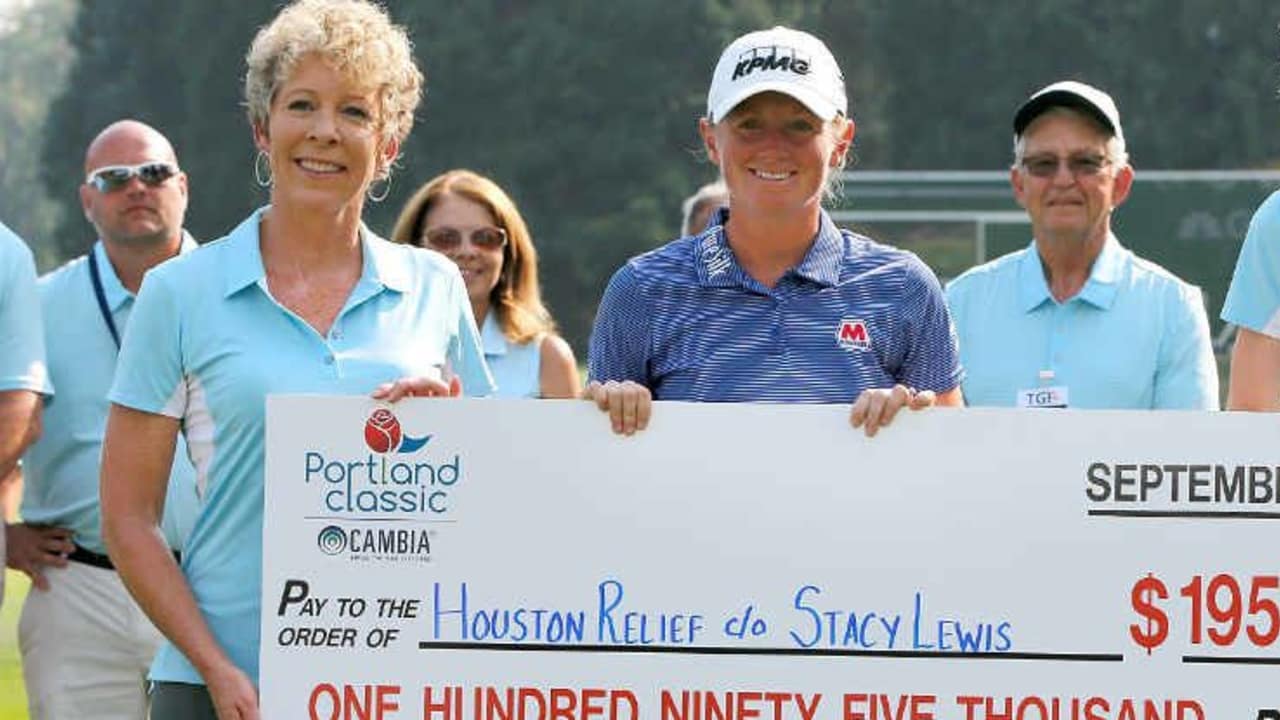Stacy Lewis spendet die Siegerbörse, wie angekündigt und versprochen, gleich nach ihrem Sieg an die Fluthilfe in Houston. (Foto: Getty)