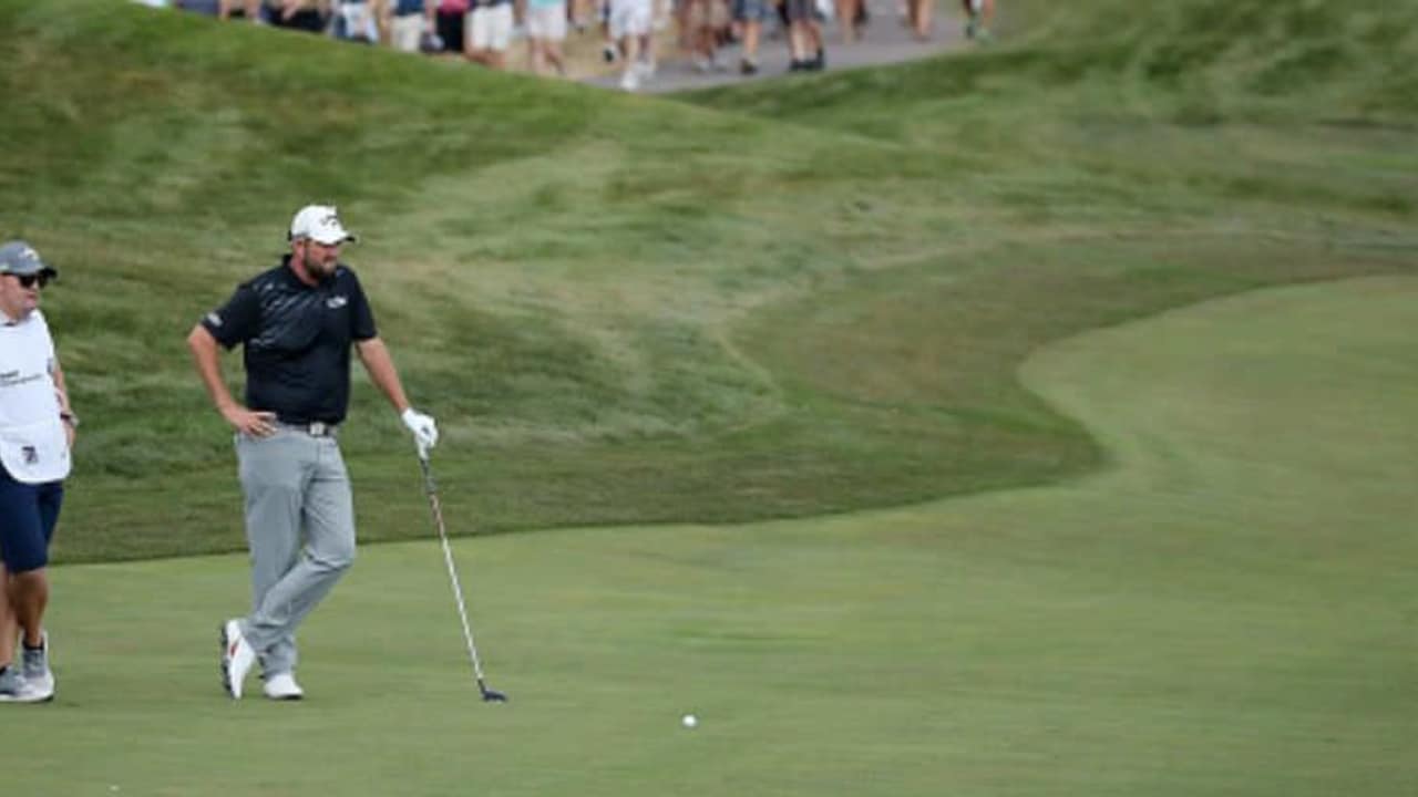 Den richtigen Plan haben sich Marc Leishman und sein Caddy überlegt. Das Equipment im Überblick. (Foto: Getty)