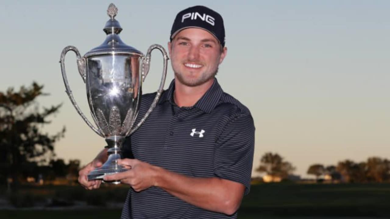 Ein sichtlich glücklicher Austin Cook nach seinem Sieg bei der RSM Classic. (Foto: Getty)