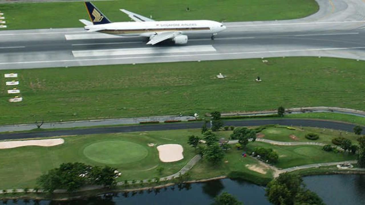 Der Staat spendet den Airport zum Golfplatz im Nirgendwo.