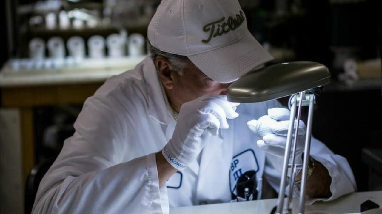 Bei der „Titleist Golf Ball Experience” erhalten Besucher spannende Einblicke in die Produktionsstätte von Acushnet. (Foto: Acushnet GmbH)