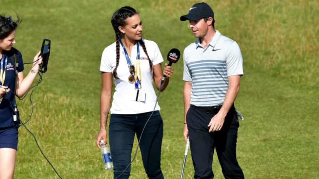 Anders als hier bei Rory McIlroy, werden die Spieler beim World Super 6 direkt mit einem Mikrofon ausgestattet und können mit den Kommentatoren interagieren. (Foto: Getty)