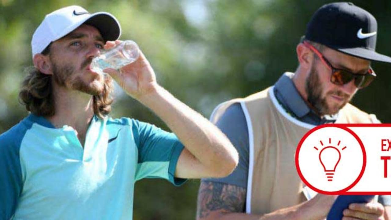 Auch Tommy Fleetwood weiß es: Flüssigkeitsaufnahme ist extrem wichtig! (Foto: Getty)