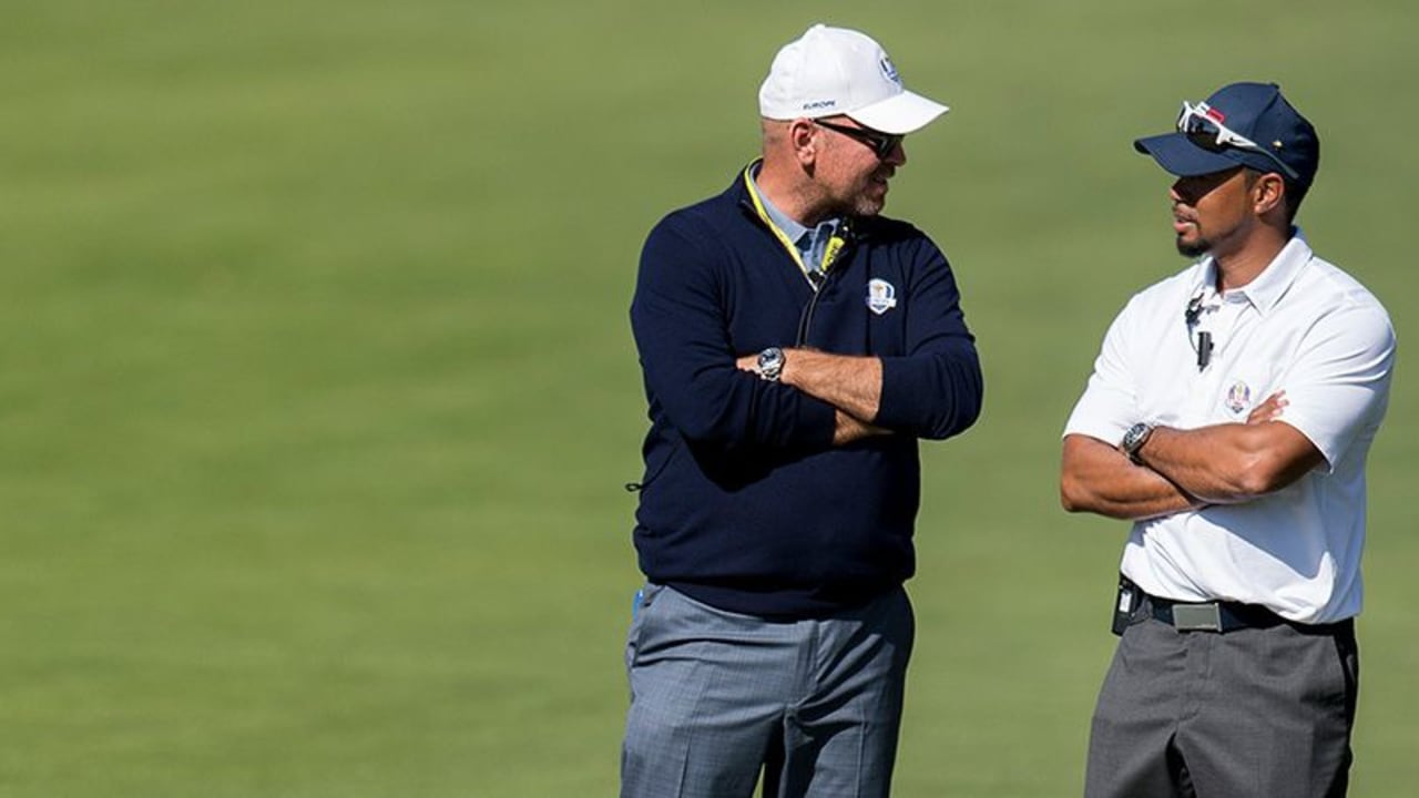 Tiger Wods (re.) und Thomas Björn beim Ryder Cup 2016. (Foto: Getty)