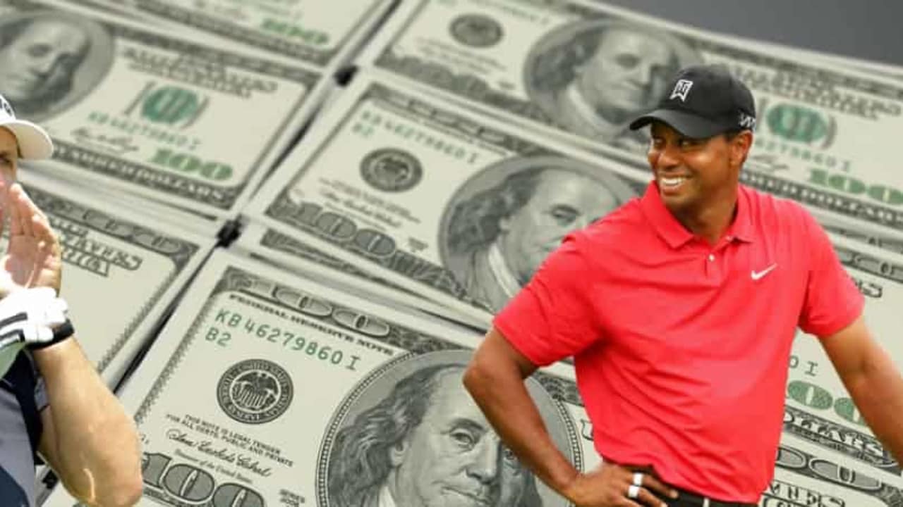 Das Showmatch zwischen Tiger Woods (re.) und Phil Mickelson nimmt immer verrücktere Auswüchse an. (Foto: PGA Tour)
