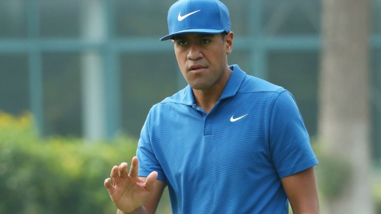 Tony Finau rauscht bei der WGC - HSBC Champions an Patrick Reed vorbei. (Foto: Getty)