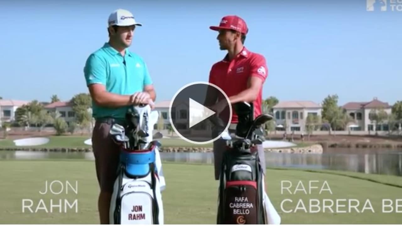Jon Rahm (re.) gegen Rafael Cabrera Bello (li.) im Wettstreit bei der 14 Club Challenge in Dubai. (Foto: YouTube / European Tour)