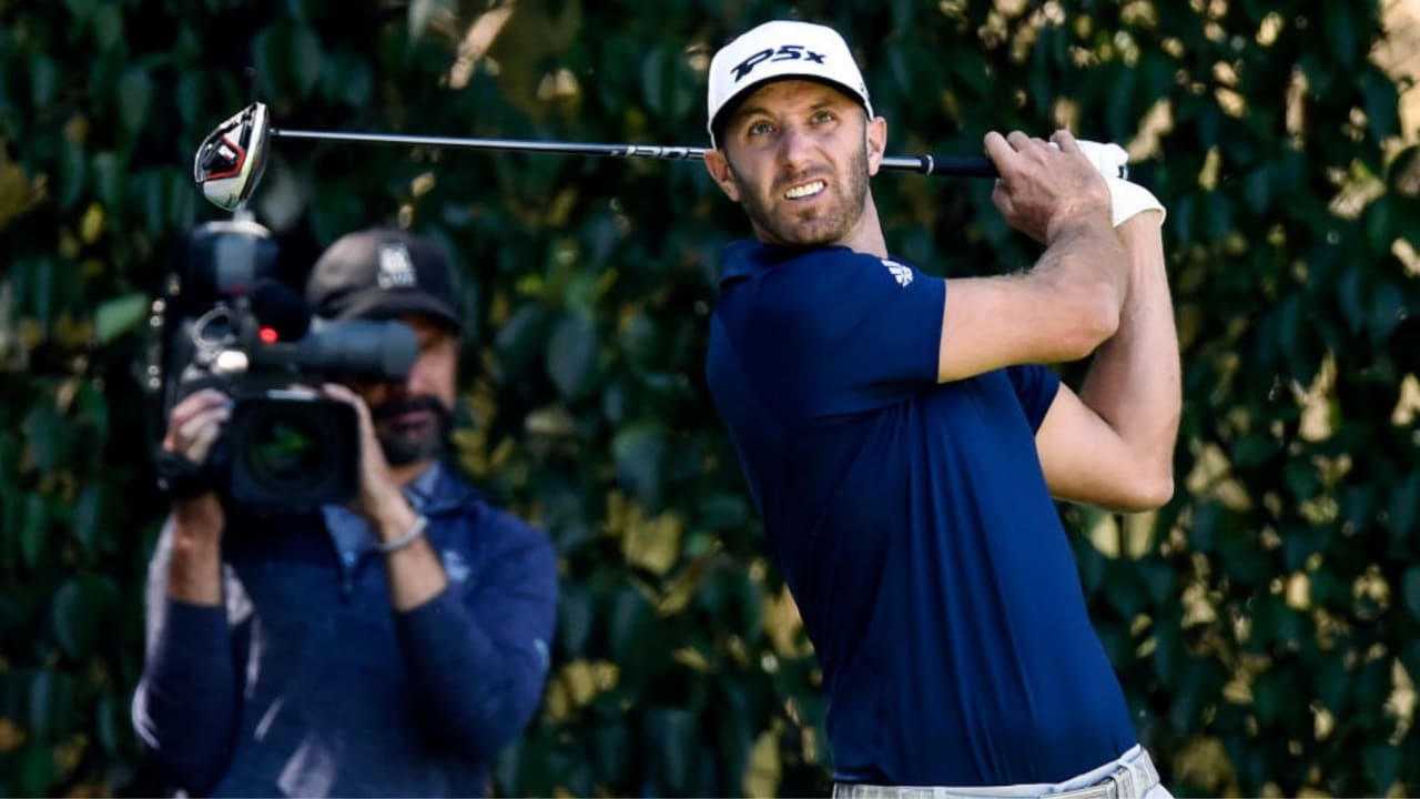 Dustin Johnson greift mit seinem TaylorMade M5 Driver an. (Foto: Getty)