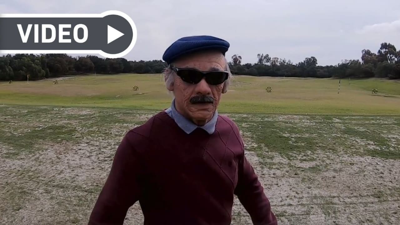 Der Long Drive Champion in der Rolle des 87-jährigen Opa Jamie. (Foto: Screenshot Facebook/ Cleveland Golf)