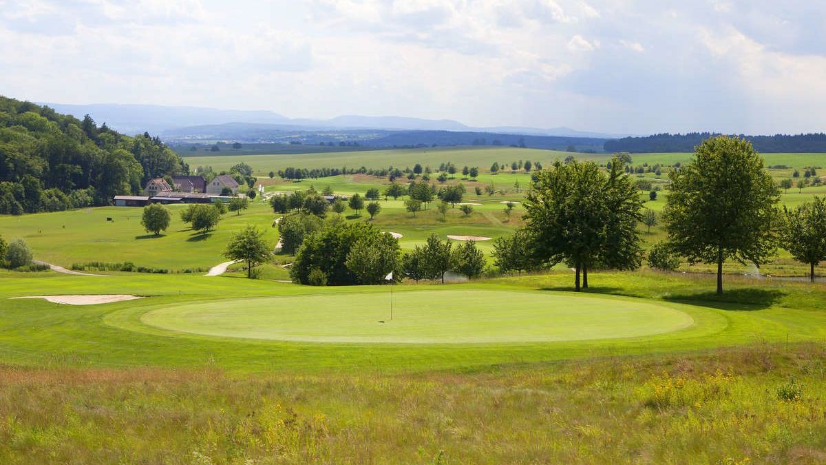 Golfplatz in Königsbach-Stein