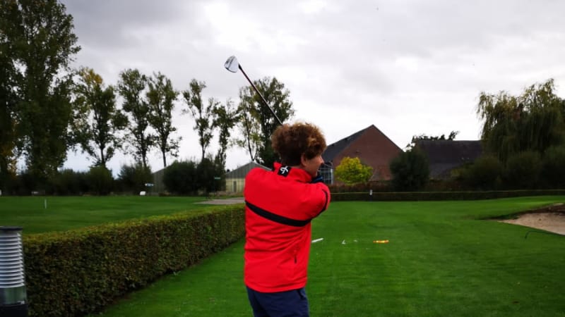 Erste Golfschritte nach Knieve...