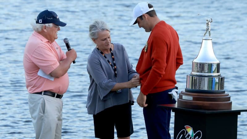 The fight for the red cardigan sweater: Final day at the Arnold Palmer Invitational