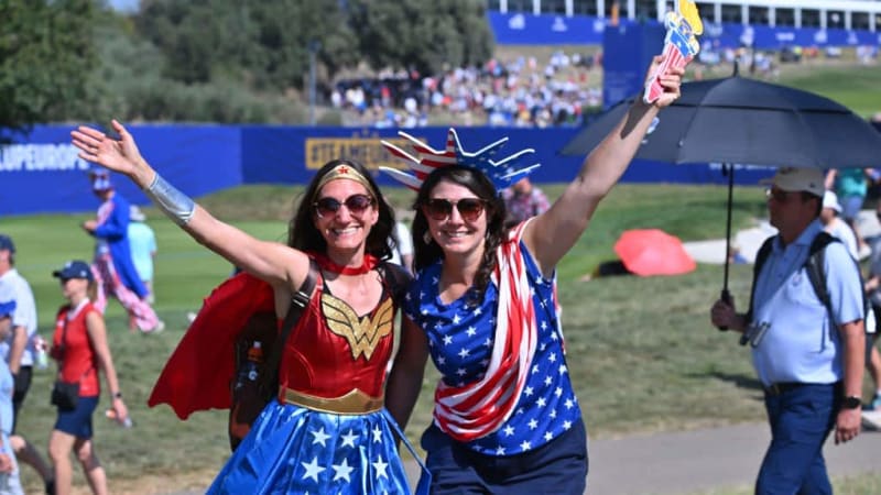 Super Heros On And Off The Cou...