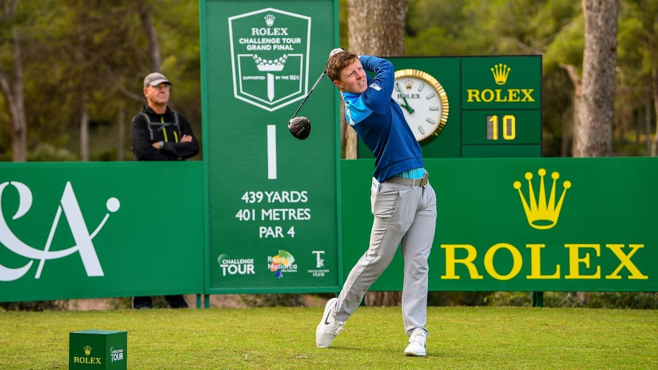 &nbsp;Craig Howie of Scotland plays his tee shot on the 1st hole during Day One of the Rolex Challenge Tour Grand Final. (Getty Images)