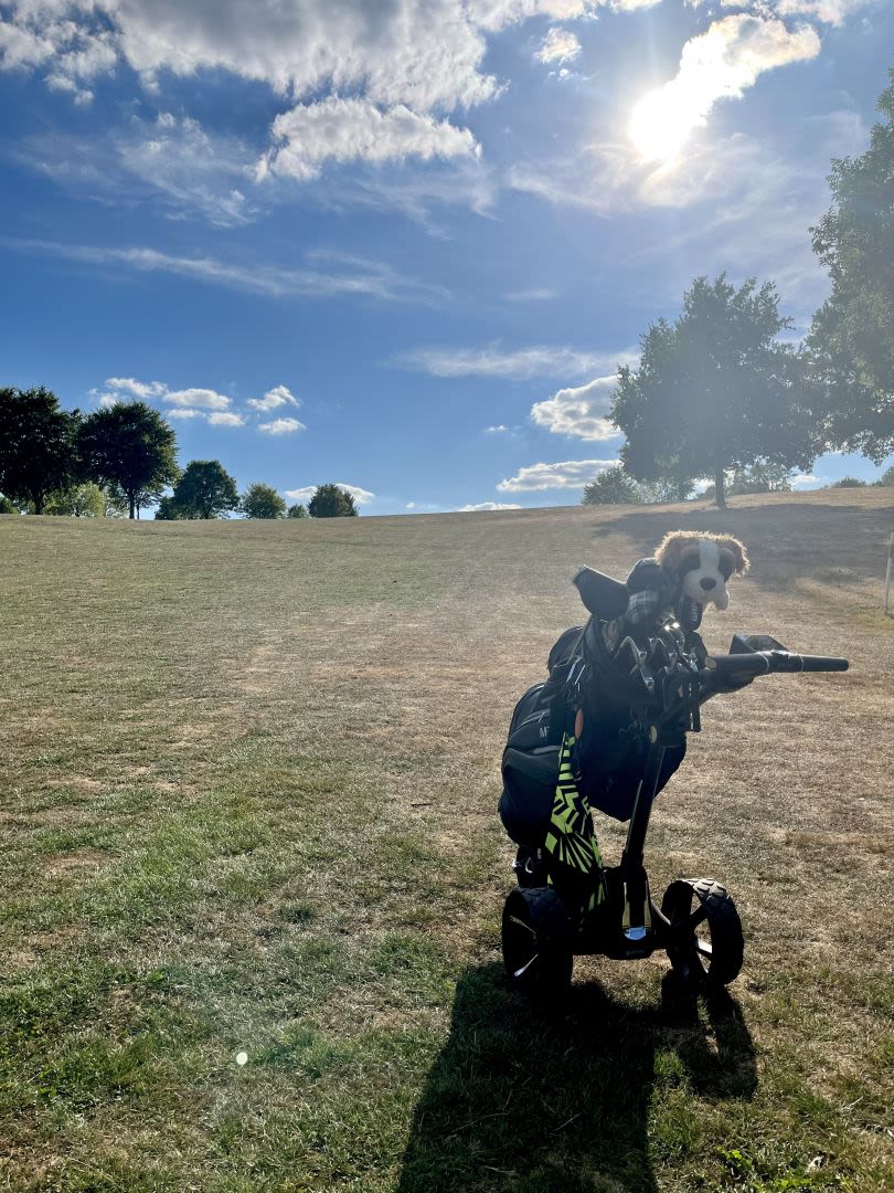 Eine der vielen schönen Steigungen im Golfclub Repetal.