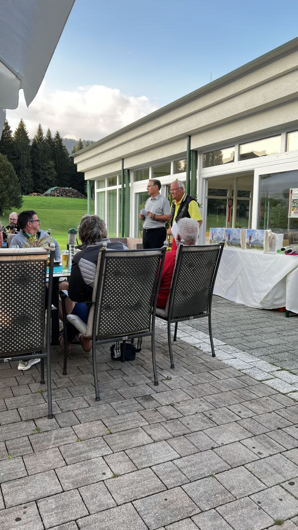 Frank in Action bei der Siegerehrung