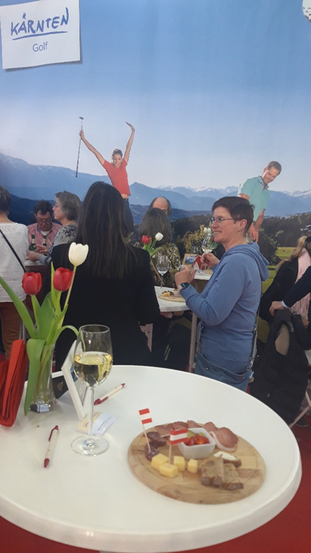 Wie immer konnte ich an dem Brotzeitangebot mit leckerem Wein von Golfinfo.at – hier war ich beim Wastlwirt – nicht widerstehen.