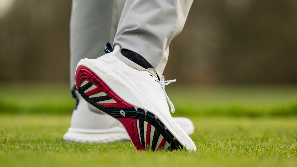 Großzügige Dämpfung, weiche Materialien – der FJ Quantum punktet beim Komfort. (Foto: FootJoy) 
