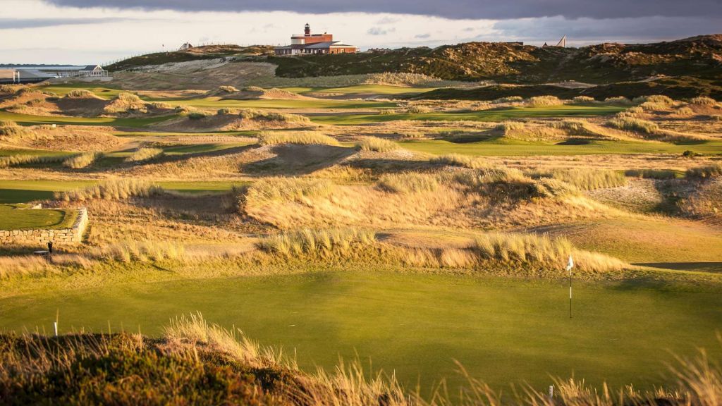 Ein echter Linksplatz im Sylter Süden erstrahlt in der Abendsonne. (Foto: Budersand Hotel & Spa Sylt)