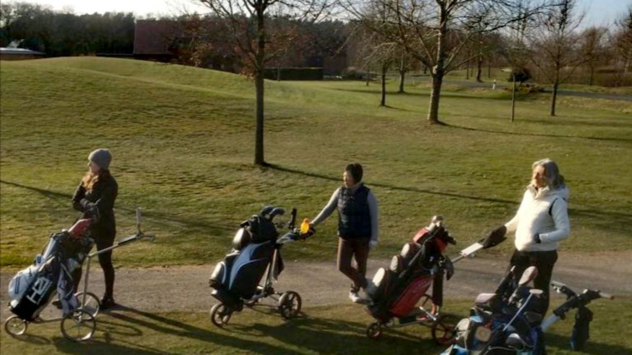 (Werbung wegen Namensnennung)...