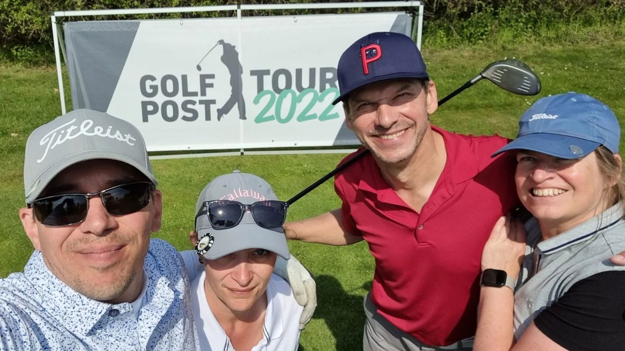 Hier am Tee 1 der GolfpostTour...