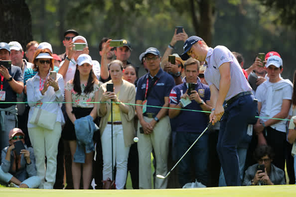 MEXICO CITY, MEXICO - FEBRUARY 23: Justin Thomas of the United States plays a shot on the fourth hole during the final round of the World Golf Championships Mexico Championship at Club de Golf Chapultepec on February 23, 2020 in Mexico City, Mexico. (Photo by Hector Vivas/Getty Images)