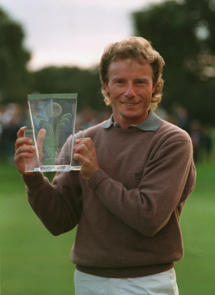 30 Oktober 1994: Zwei Tage nach dem Platzrekord durfte Bernhard Langer seine erste Trophäe bei diesem Turniere gen Himmel strecken. 2002 folgte sein nächster Titel.