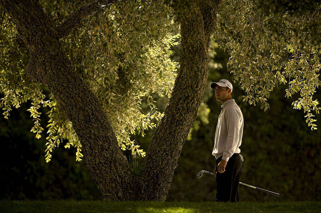 31. Oktober 2010: Allerdings lief es nicht immer so gut wie in den ersten beiden Jahren. Hier säbelte er einen Ball neben das Fairway.