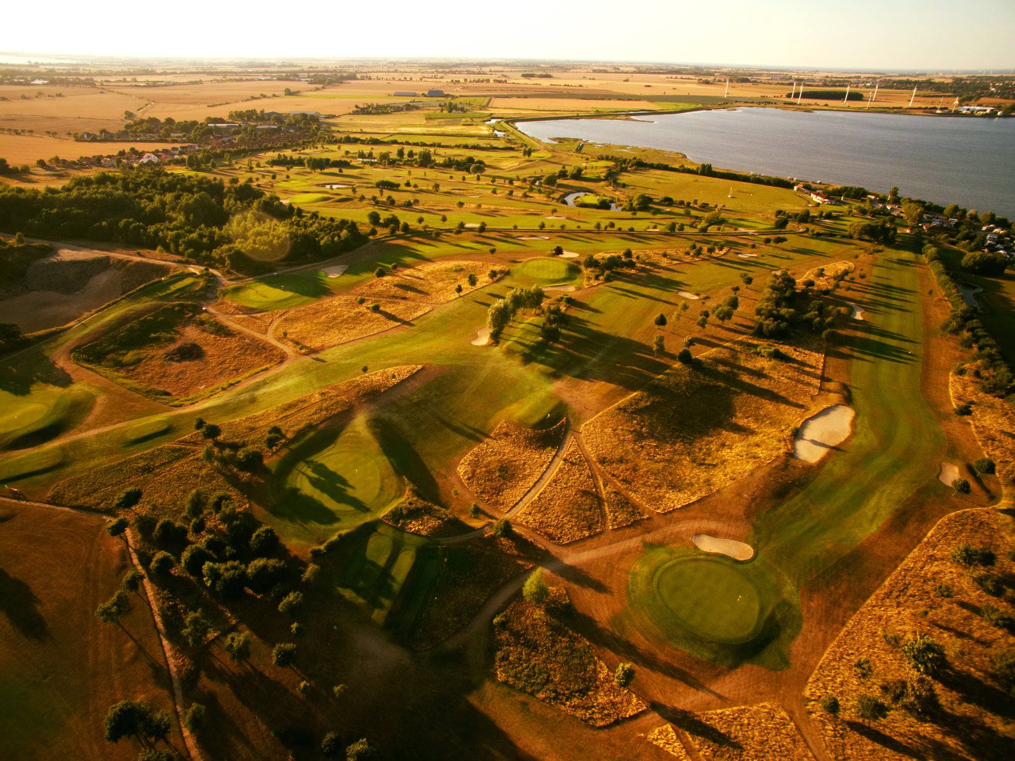 Der Golfpark Fehmarn erstrahlt im Glanz. Für weitere Impressionen auf der Bild klicken. (Foto: Facebook/golfparkfehmarn)