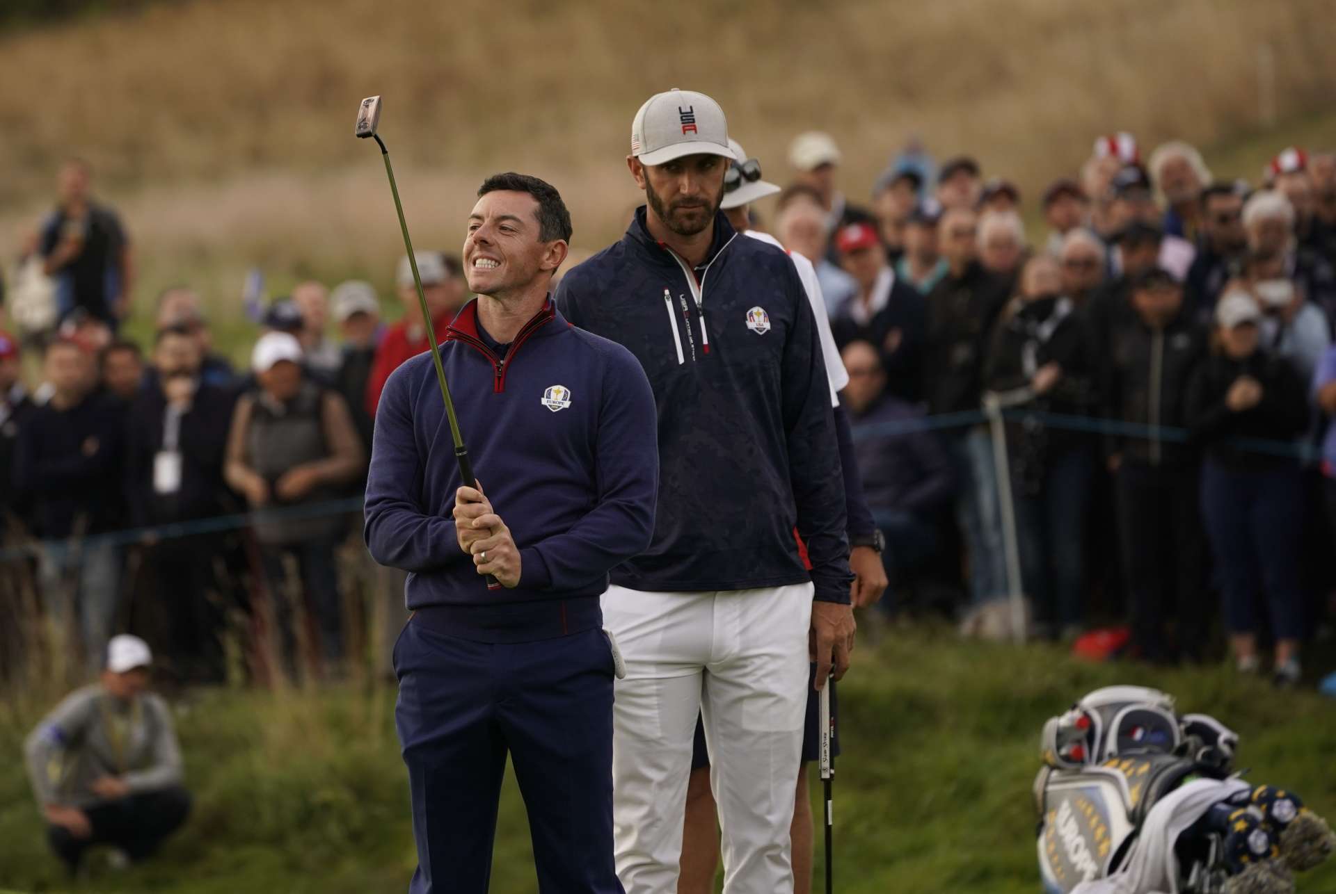 Beim 42nd Ryder Cup im Le Golf National Course stehen sich bei den Fourball-Matches Rory McIlroy und Dustin Johnson gegenüber.
