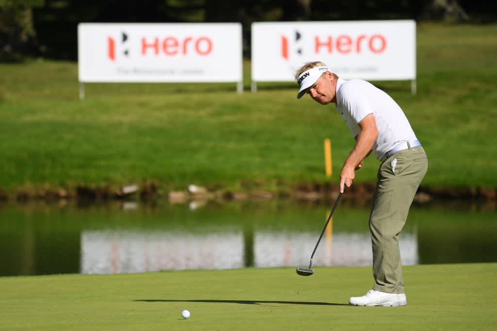 BIRMINGHAM, ENGLAND - JULY 30: Soren Kjeldsen of Denmark putts on the 17th green during Day One of the Hero Open at Marriott Forest of Arden on July 30, 2020 in Birmingham, England. (Photo by Ross Kinnaird/Getty Images)