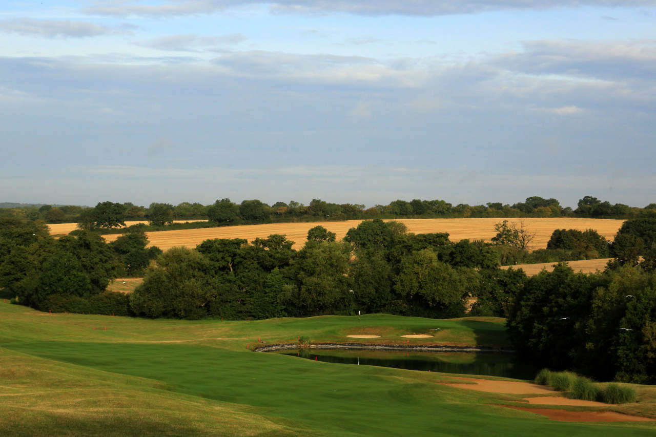 European Tour: Englishman Andy Sullivan posted a opening round 66 and currently sits 0 shots off the lead.